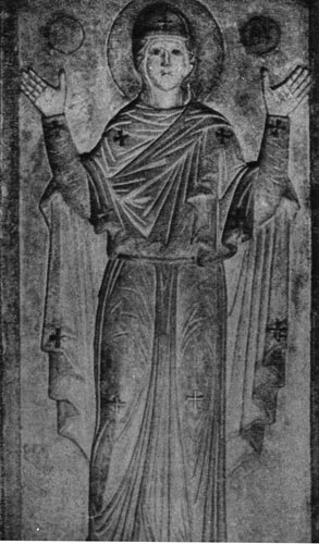 919. Дева Мария молящаяся. Рельеф из Марио в Порто, Равенна. В античное время женщины поверх туники носили пенулу, полудлинную накидку с капюшоном. 